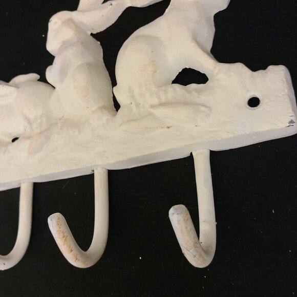 Vintage Cast Iron White Rabbit Bunny in Grass Wall Hanging 5 Hooks - Picture 5 of 16